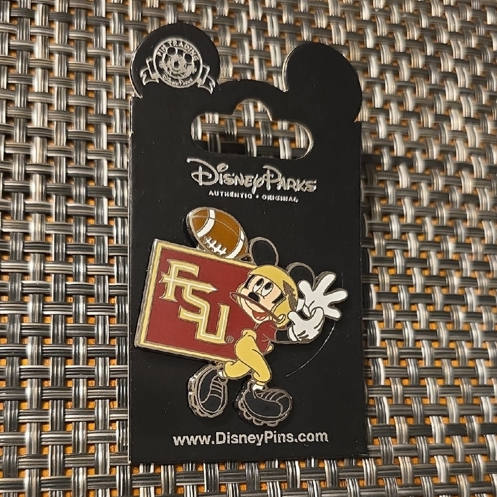 Disney Mickey Pin - NCAA Football - Florida State University